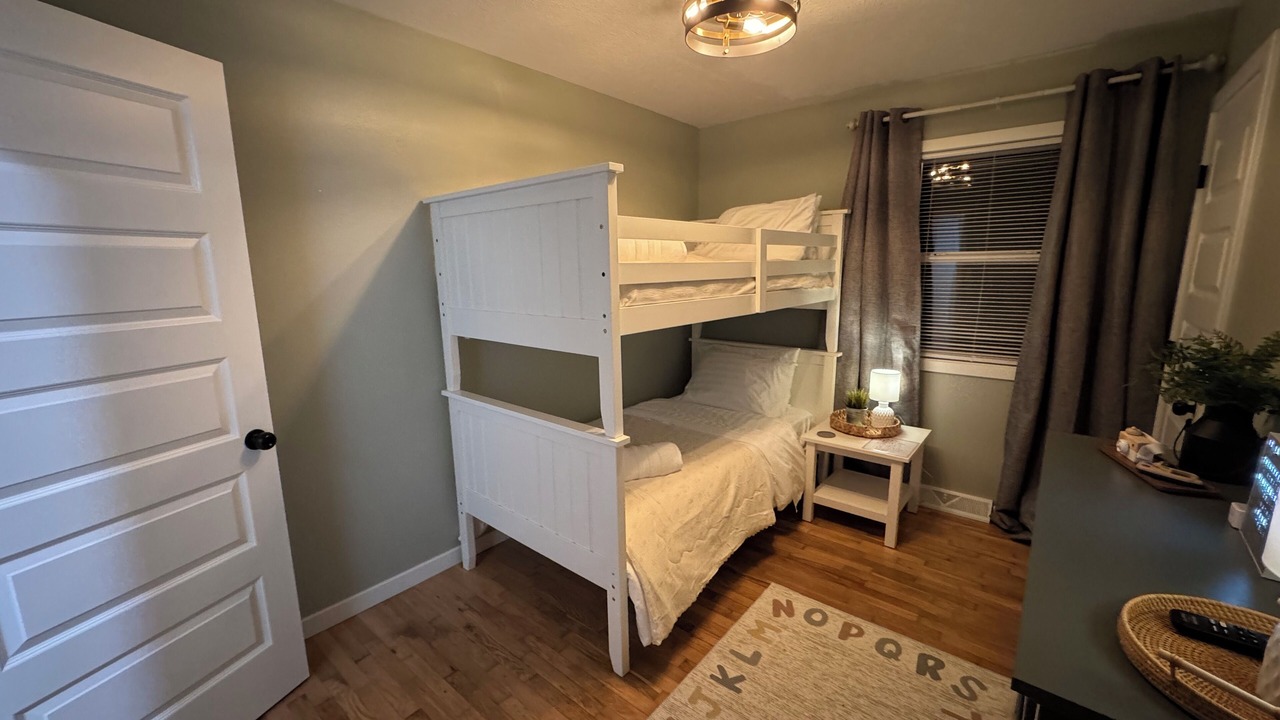 Photo of Bedroom in Ozark