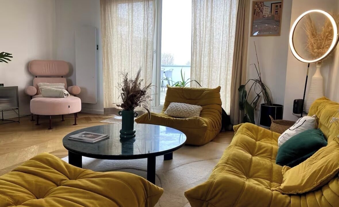 Photo of Livingroom in Yves Farge - Le Fleuve