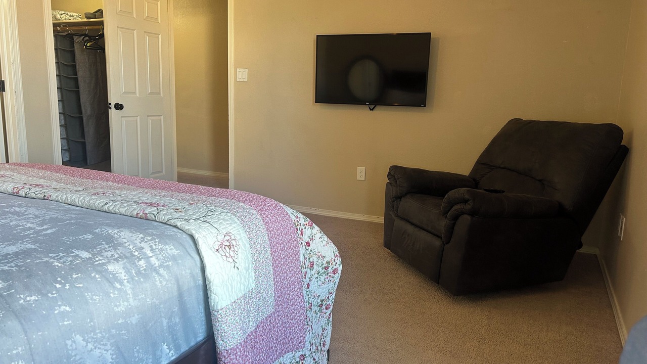 Photo of Bedroom in Biggs Field