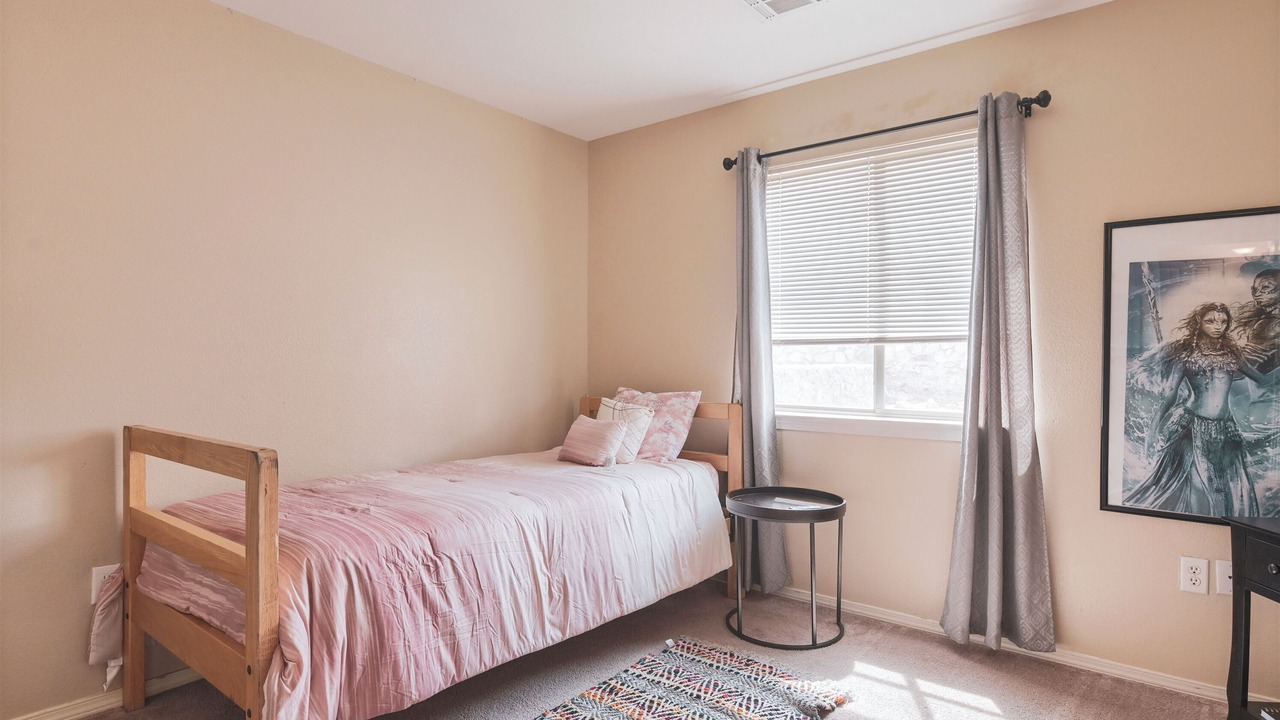 Photo of Bedroom in Biggs Field