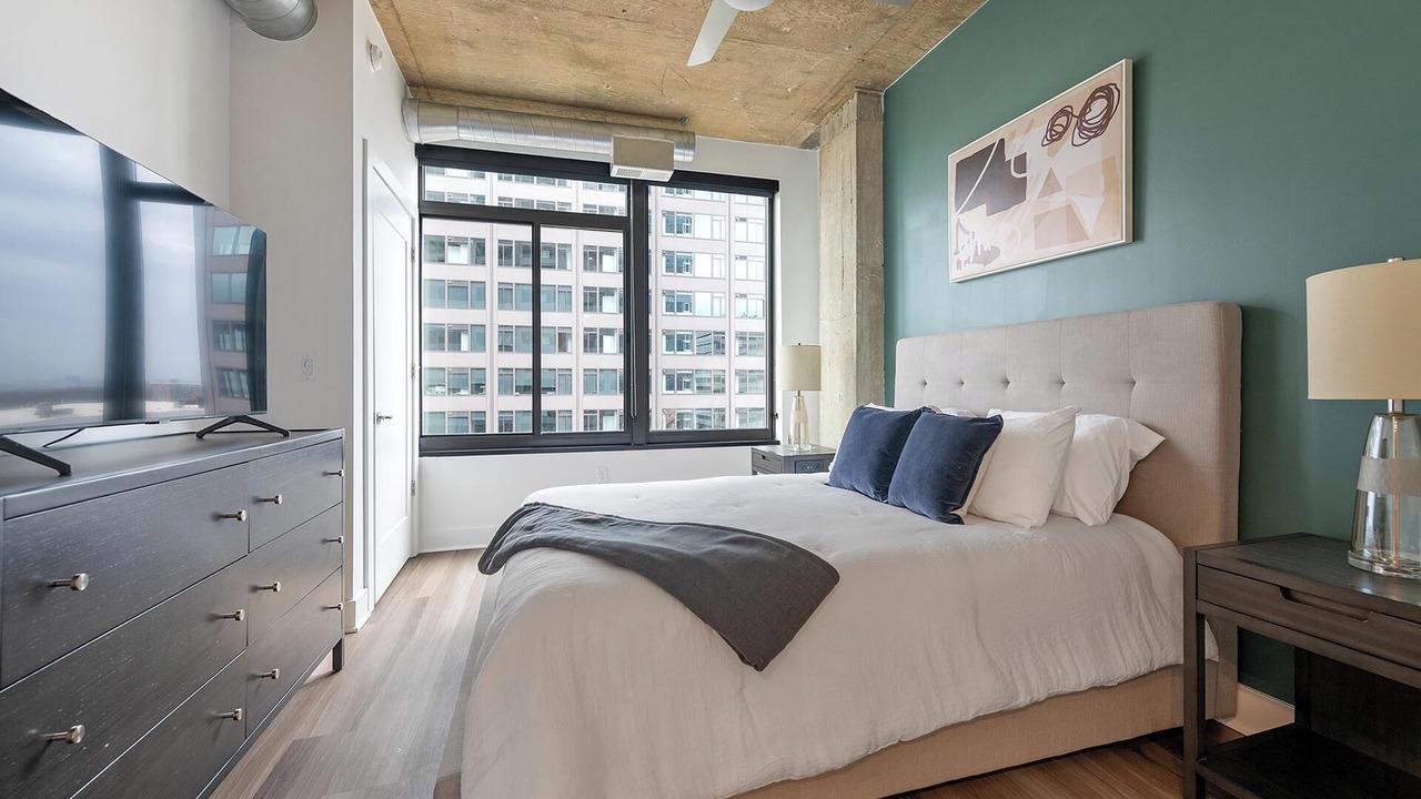 Photo of Bedroom in Baileys Crossroads