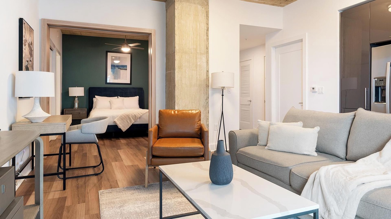Photo of Livingroom in Baileys Crossroads