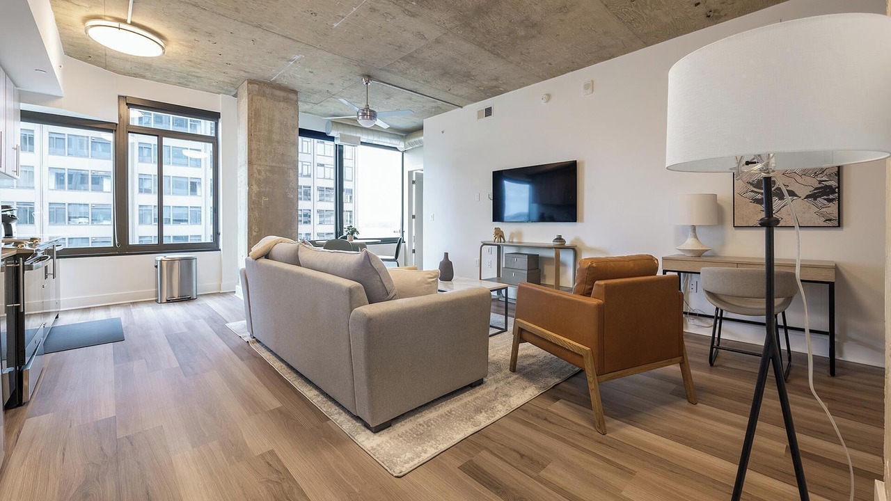 Photo of Livingroom in Baileys Crossroads