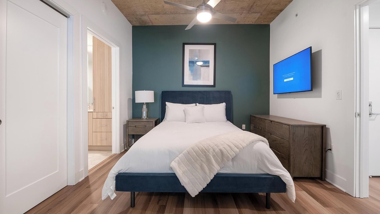 Photo of Bedroom in Baileys Crossroads