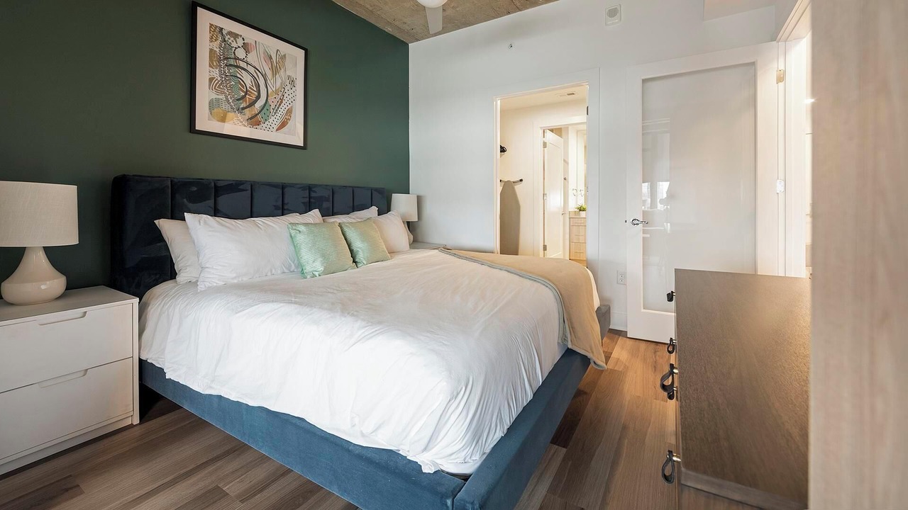 Photo of Bedroom in Baileys Crossroads