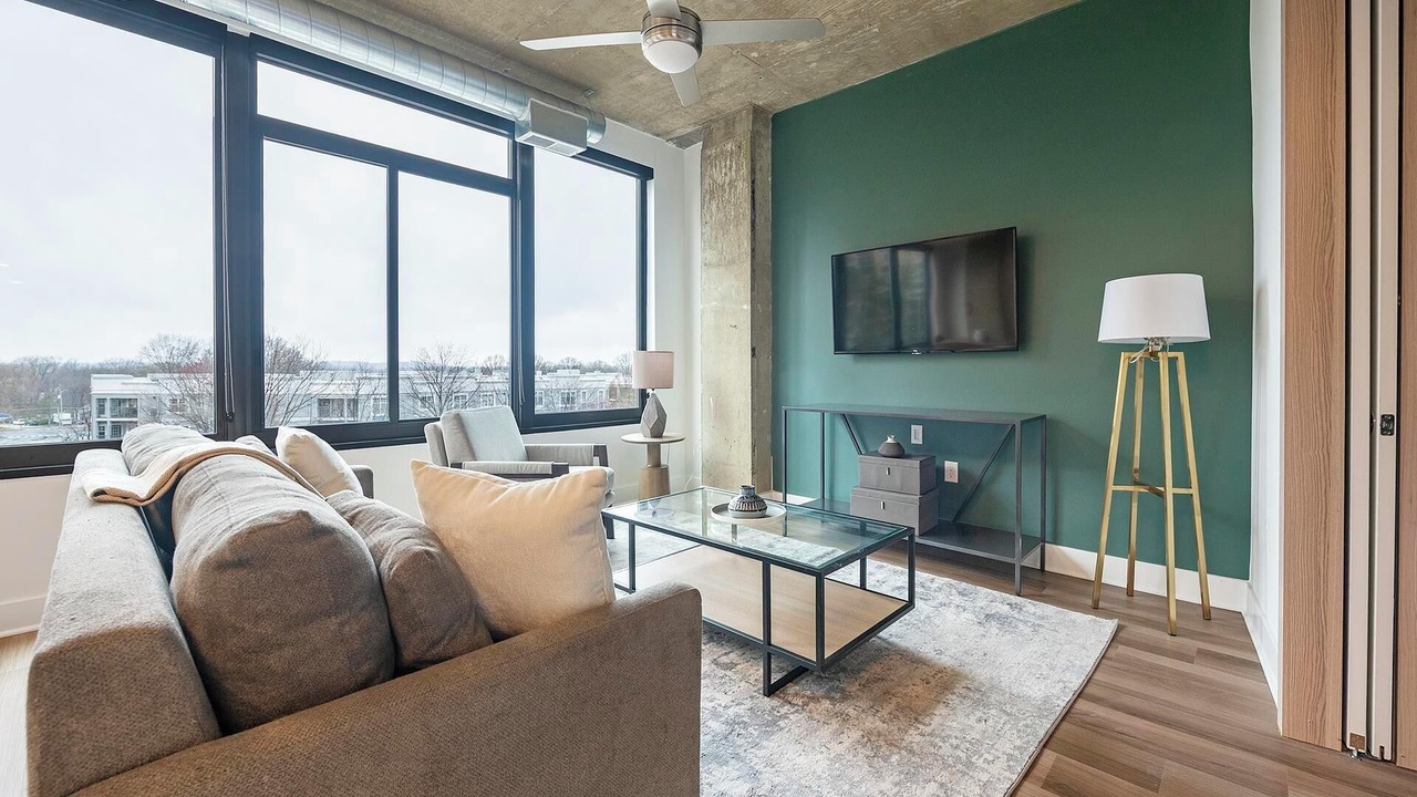 Photo of Livingroom in Baileys Crossroads