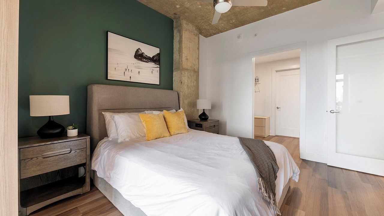 Photo of Bedroom in Baileys Crossroads