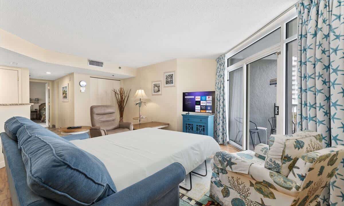 Photo of Bedroom in Arcadian Shores