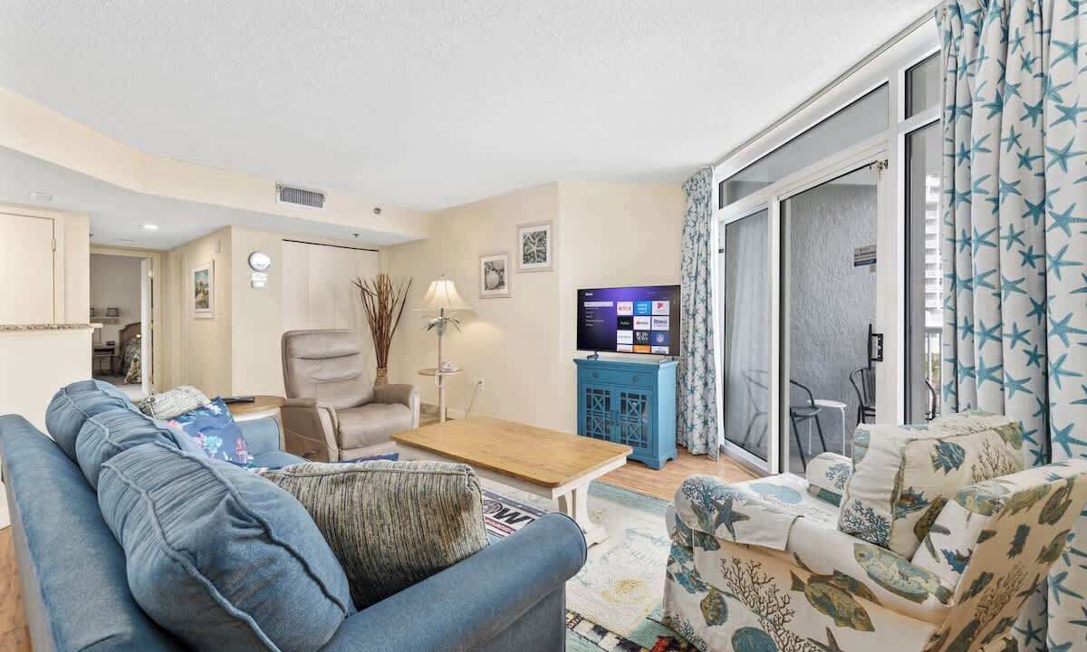 Photo of Livingroom in Arcadian Shores