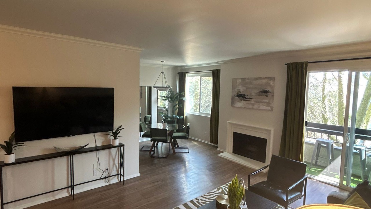 Photo of Livingroom in Beverly Hills