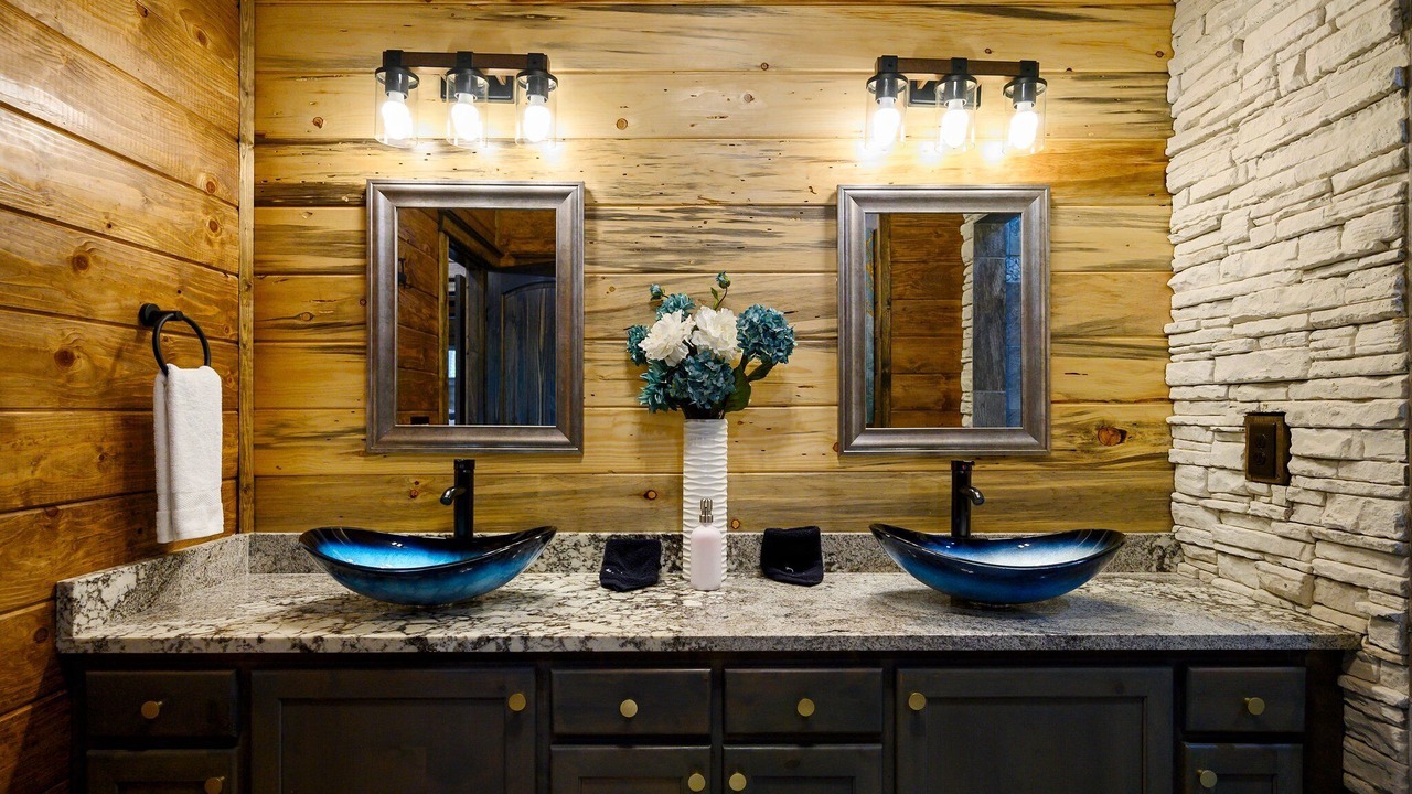 Photo of Bathroom in Broken Bow
