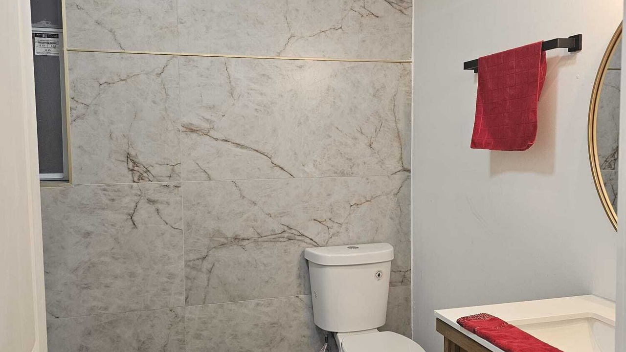 Photo of Bathroom in East Garfield Park