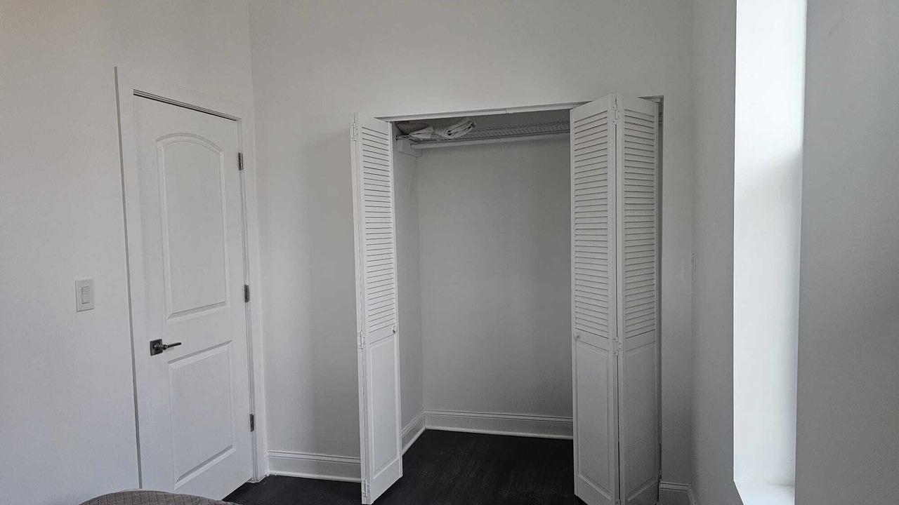 Photo of Bedroom in East Garfield Park