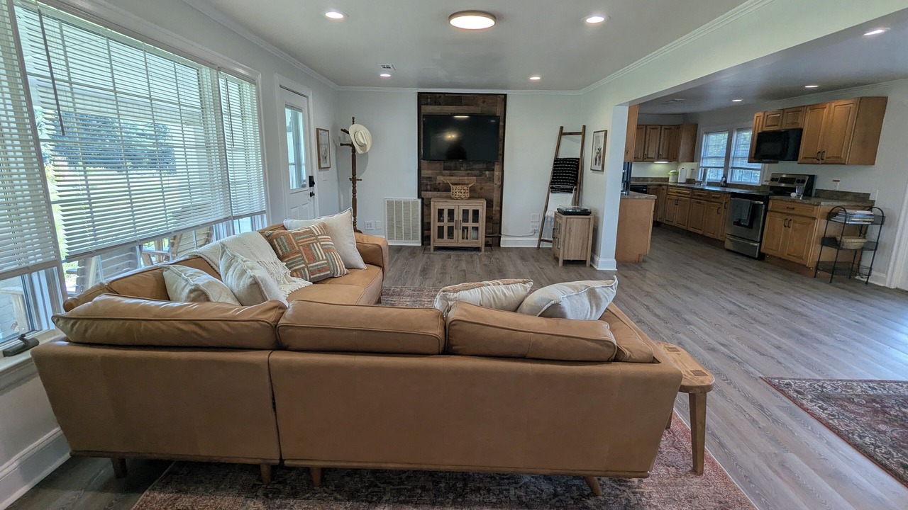 Photo of Livingroom in Johnson City