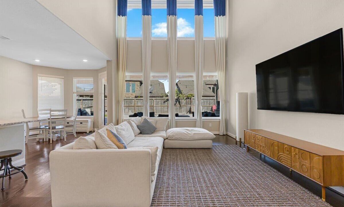 Photo of Livingroom in Pecan Grove