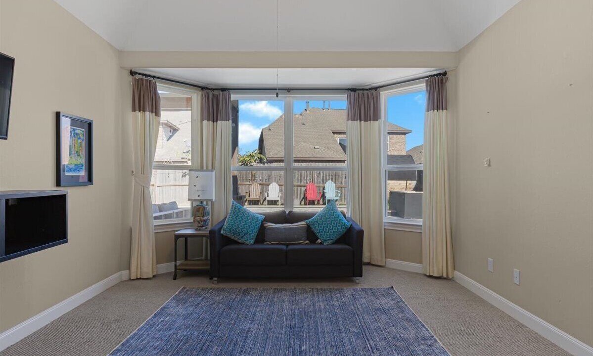 Photo of Livingroom in Pecan Grove