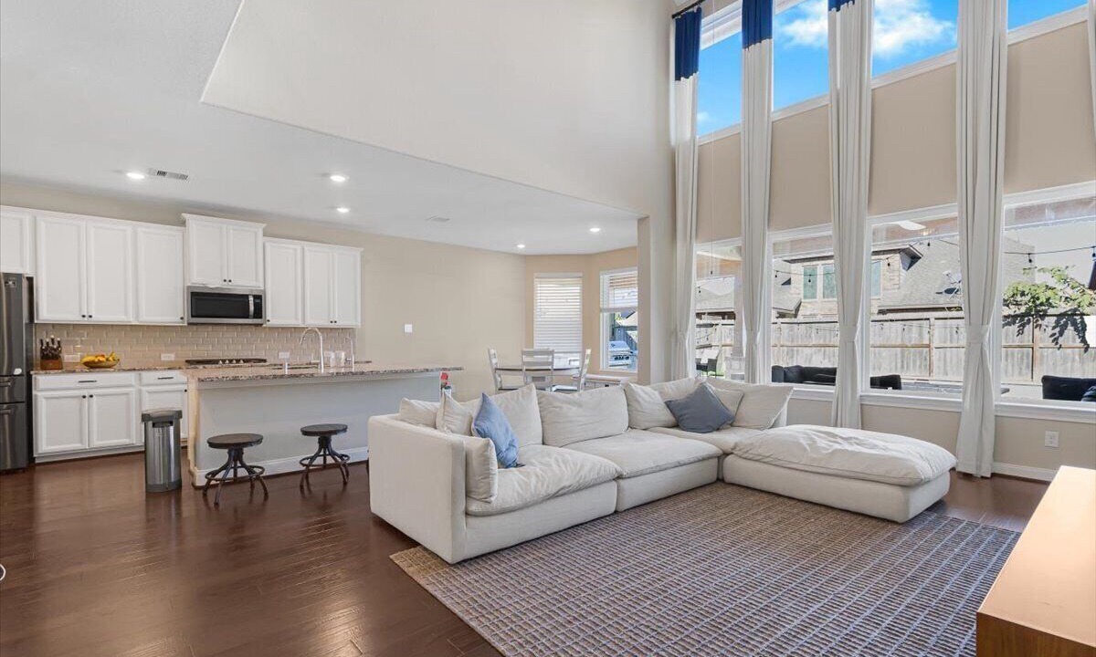 Photo of Livingroom in Pecan Grove