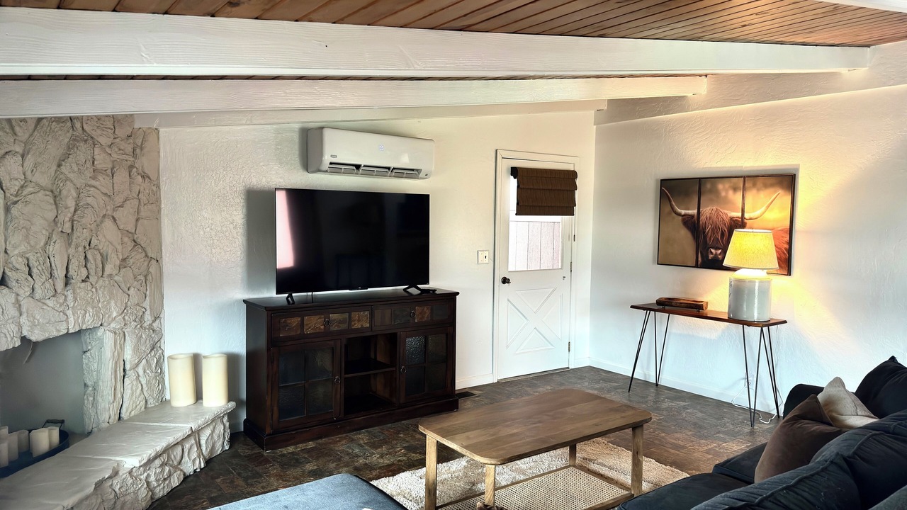 Photo of Livingroom in Jamestown