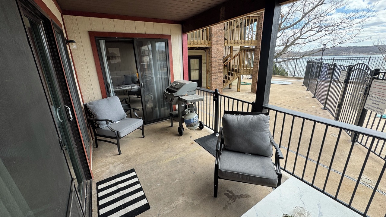 Photo of Patio Balcony in Kimberling City