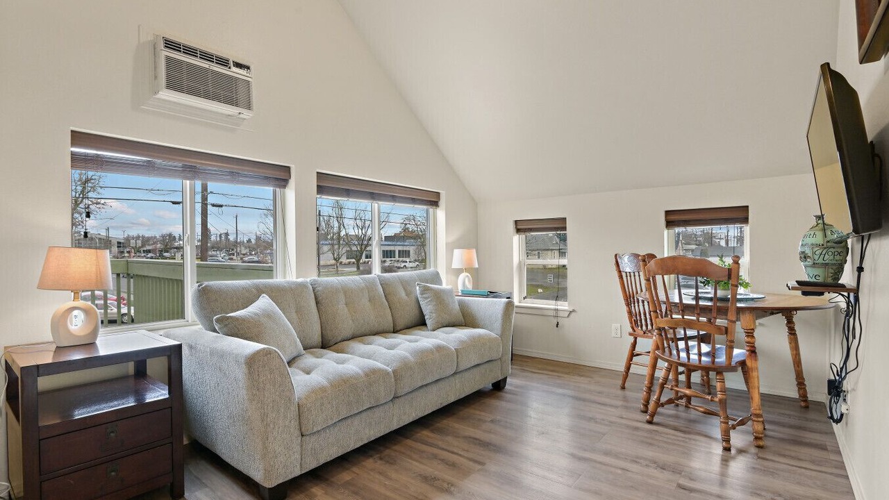 Photo of Livingroom in West Central