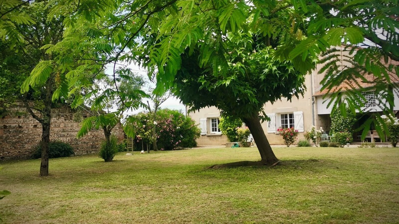 Photo of Outdoor in Sauveterre-Saint-Denis