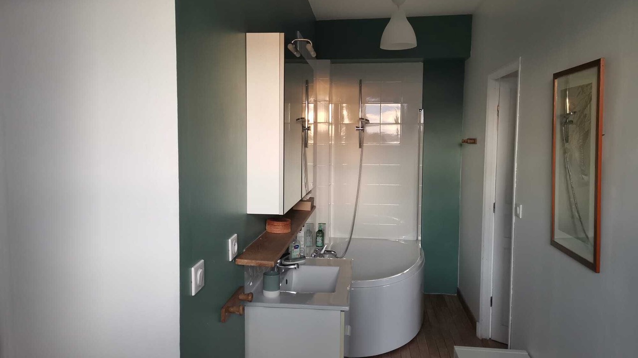 Photo of Bathroom in Sauveterre-Saint-Denis