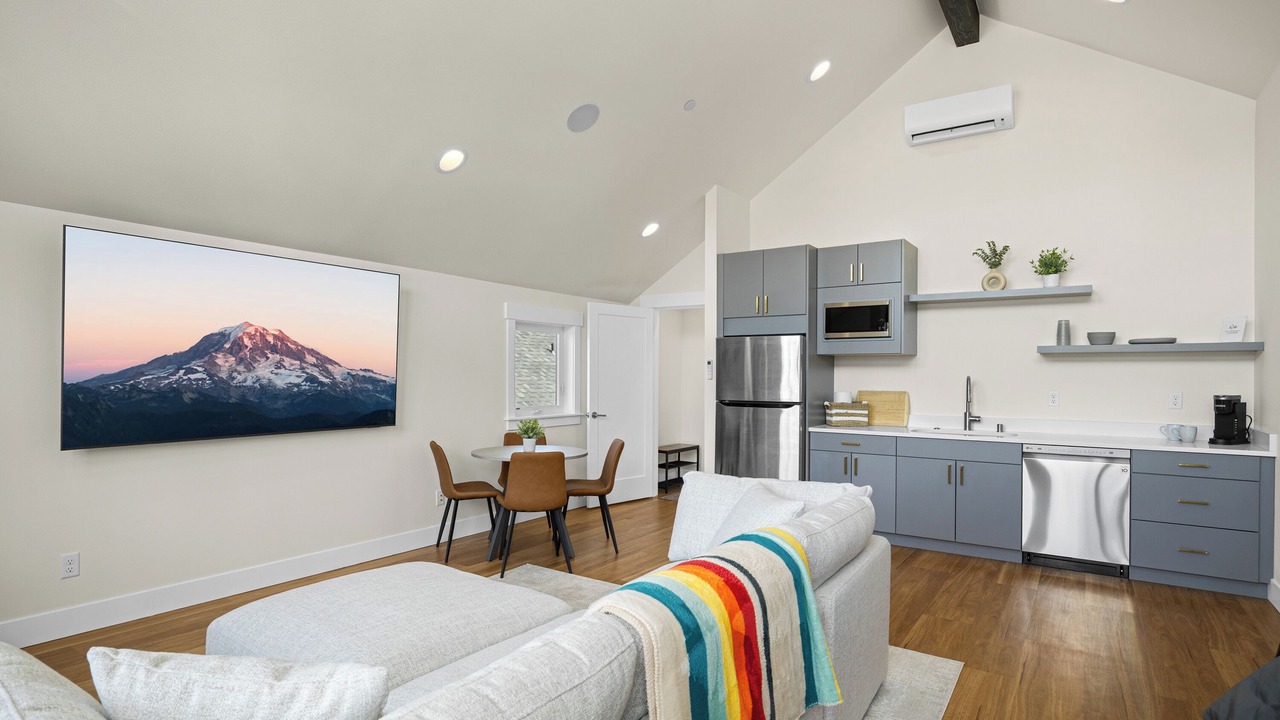 Photo of Livingroom in Roslyn