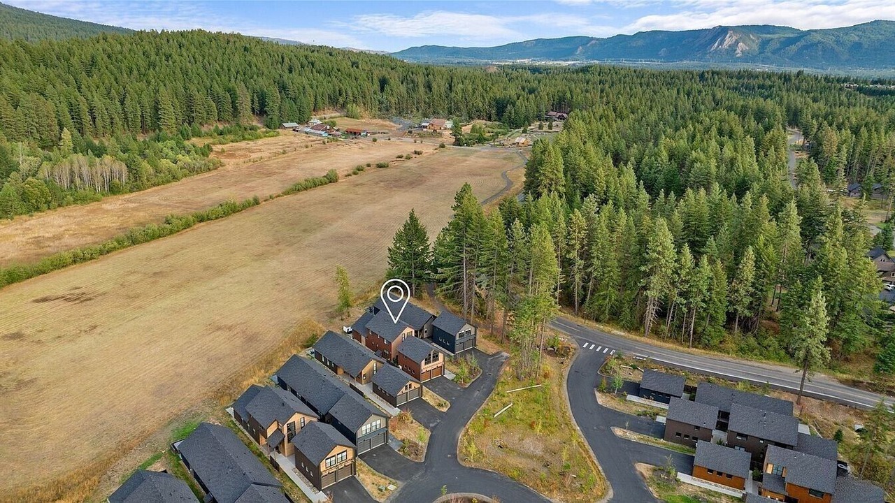 Photo of Others in Roslyn