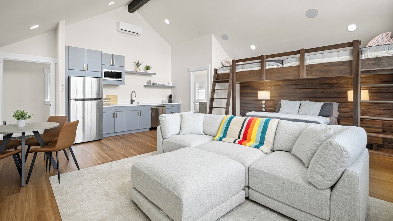 Photo of Livingroom in Roslyn