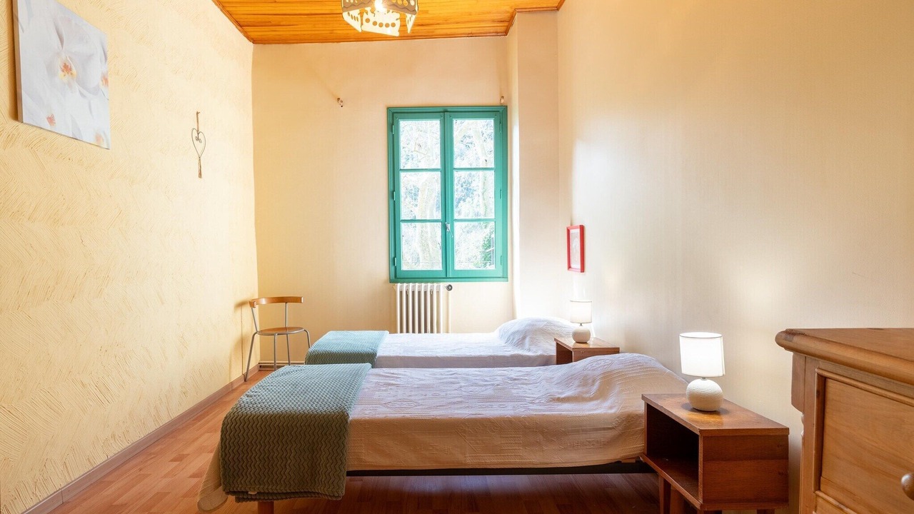 Photo of Others in Gornies