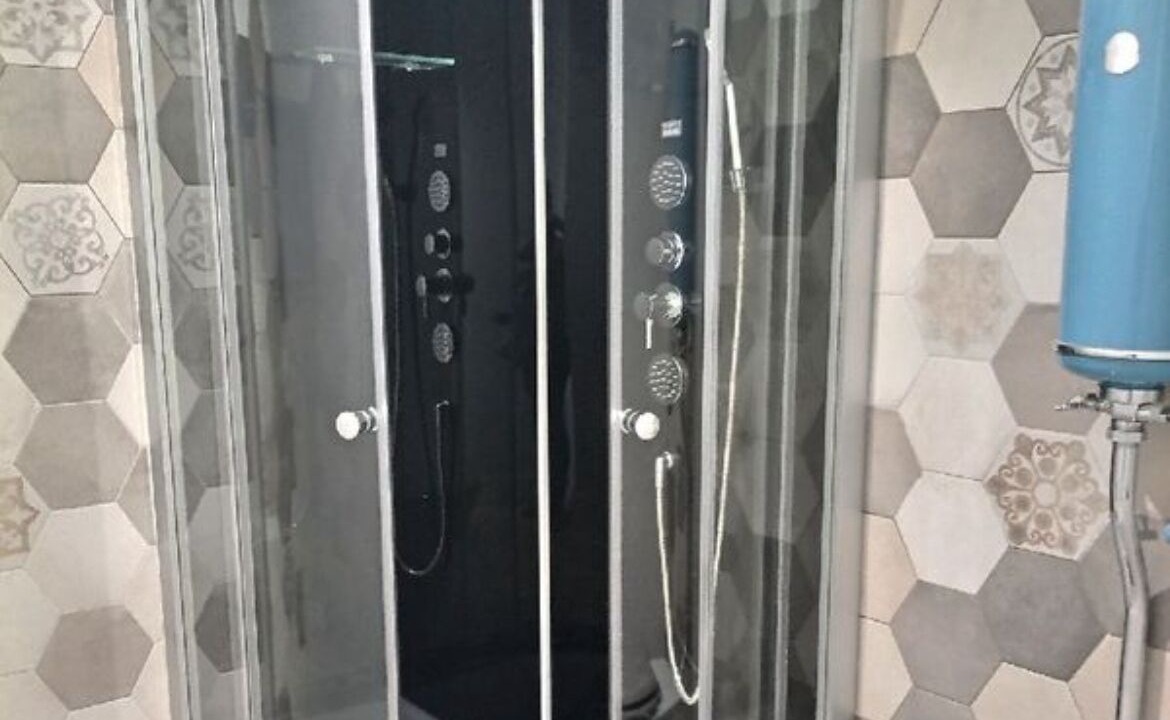 Photo of Bathroom in Saint-Julien-des-Landes