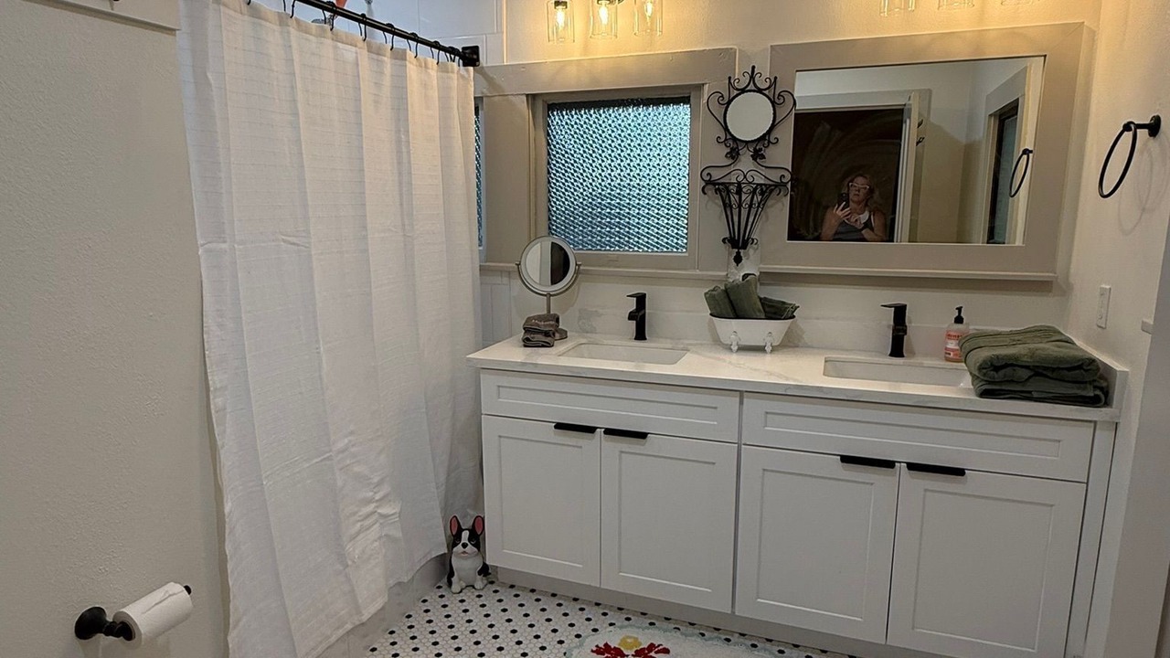 Photo of Bathroom in Bay City