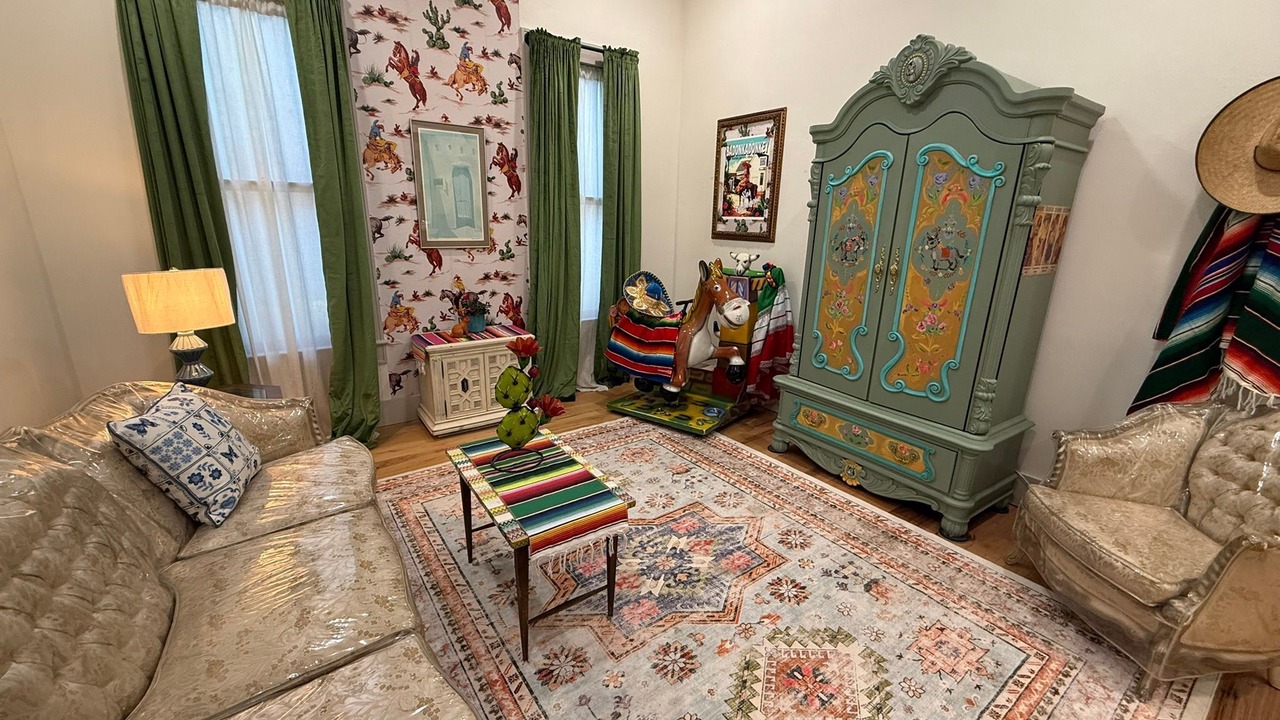 Photo of Livingroom in Bay City
