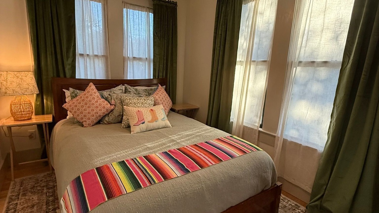 Photo of Bedroom in Bay City
