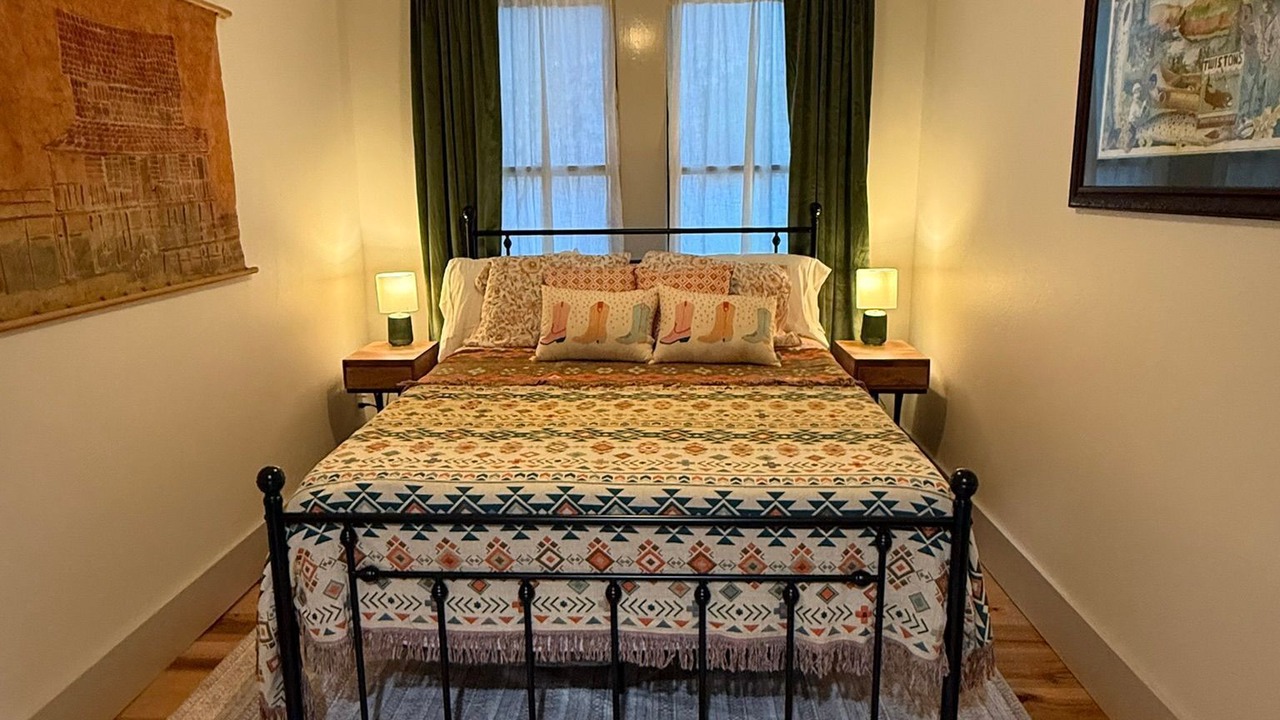 Photo of Bedroom in Bay City