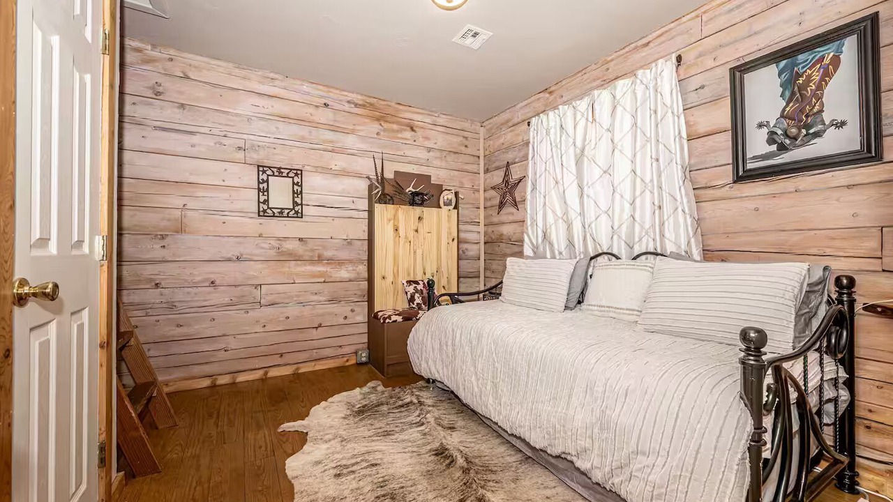 Photo of Bedroom in Davis