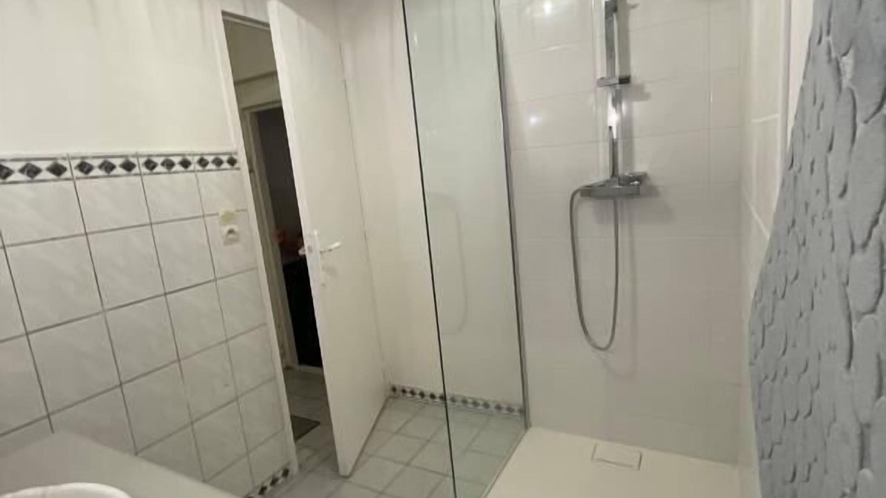 Photo of Bathroom in Avallon