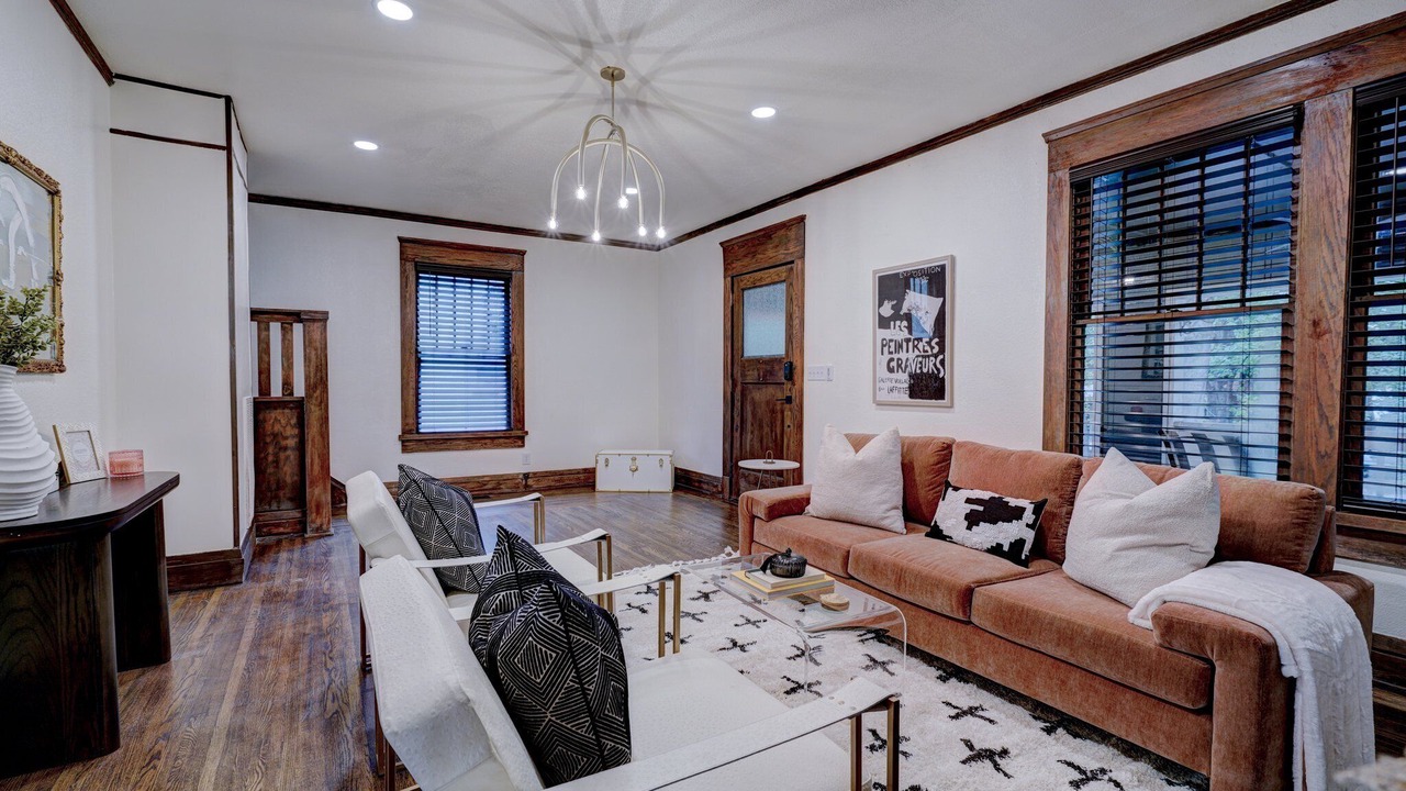 Photo of Livingroom in Downtown Tulsa