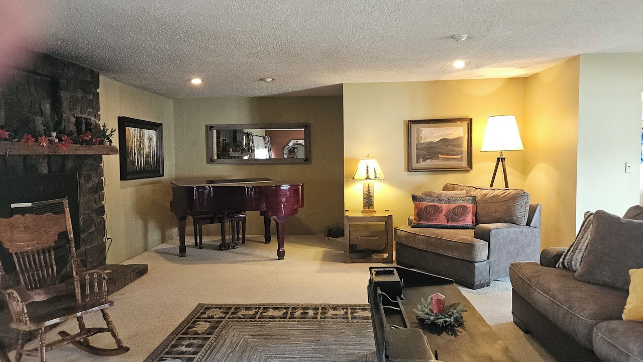 Photo of Livingroom in Warrensburg