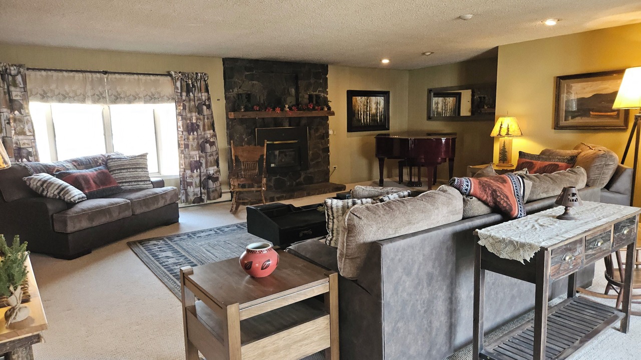 Photo of Livingroom in Warrensburg