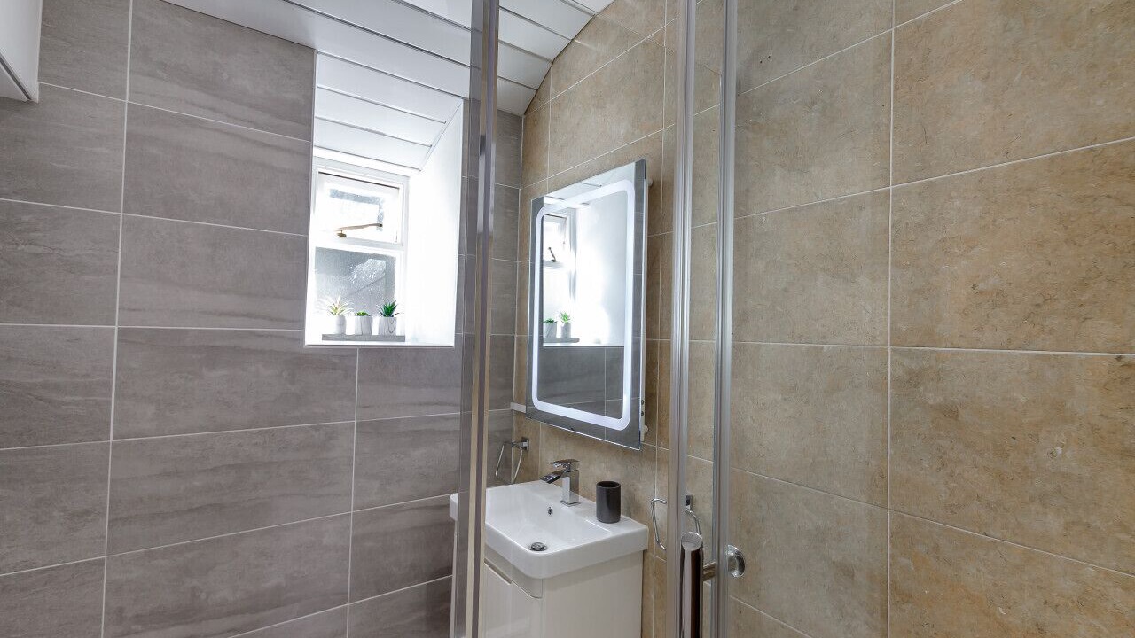 Photo of Bathroom in Tywyn