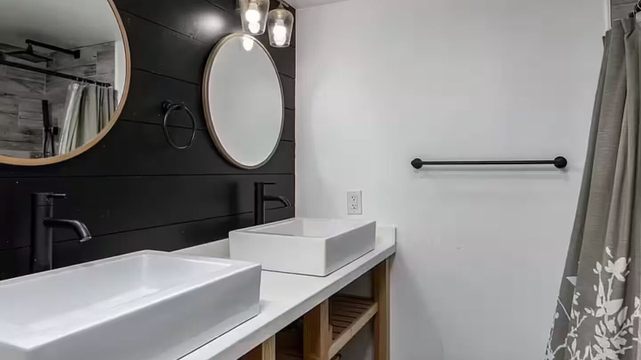 Photo of Bathroom in Hillsboro