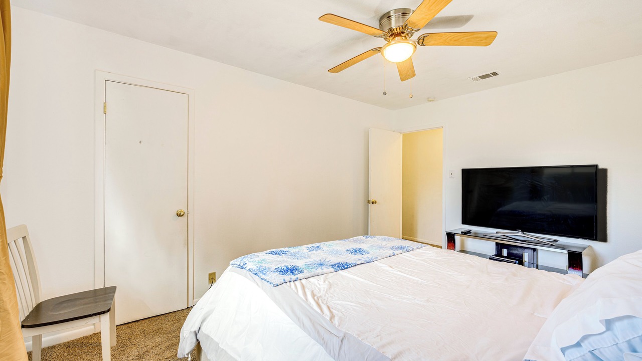 Photo of Bedroom in South Side