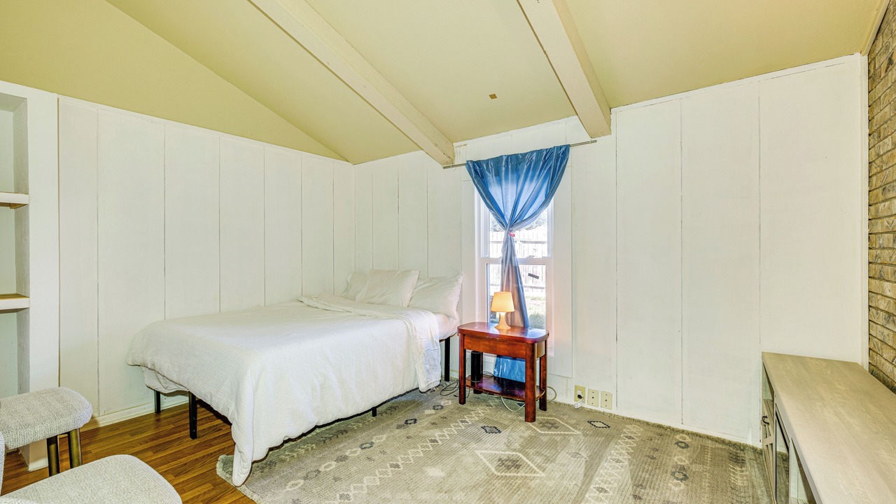 Photo of Livingroom in South Side