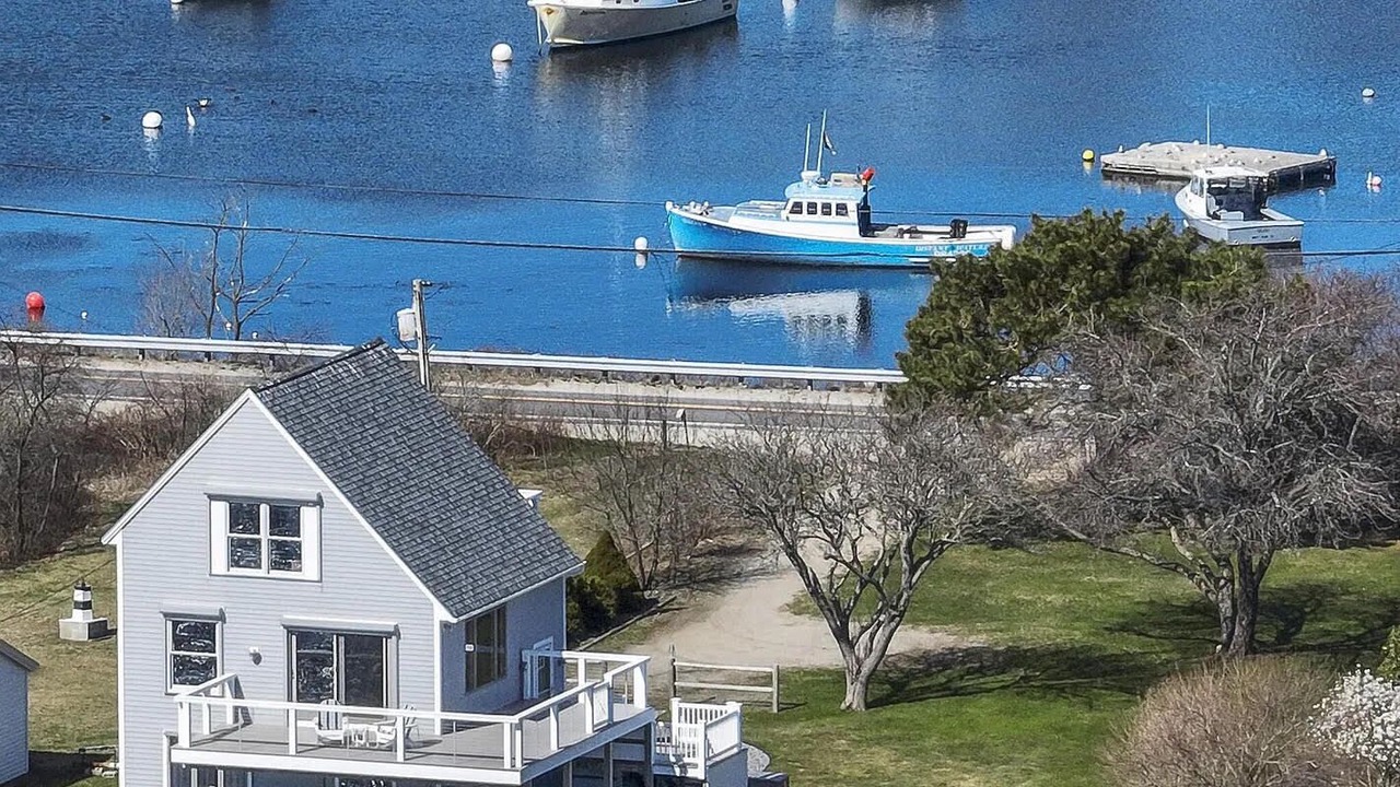 Photo of Others in Bailey Island