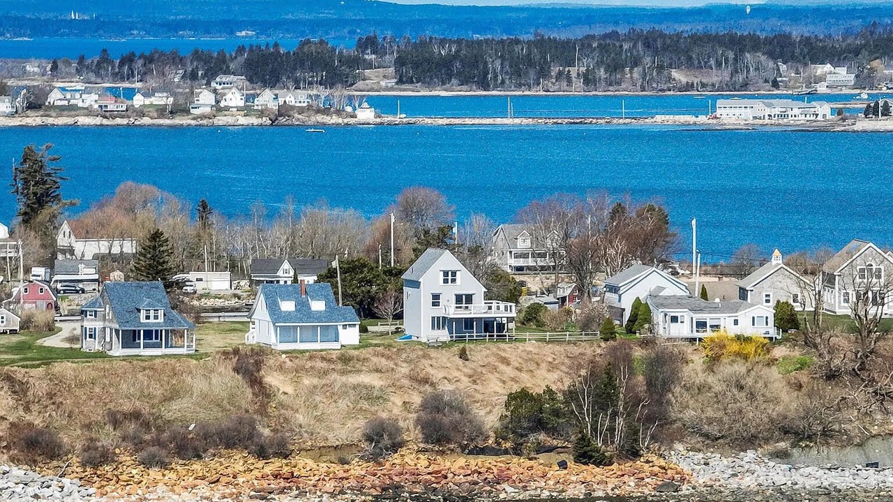 Photo of Others in Bailey Island