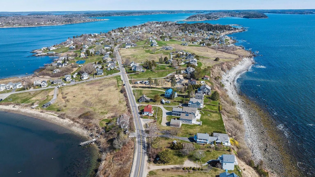 Photo of Others in Bailey Island
