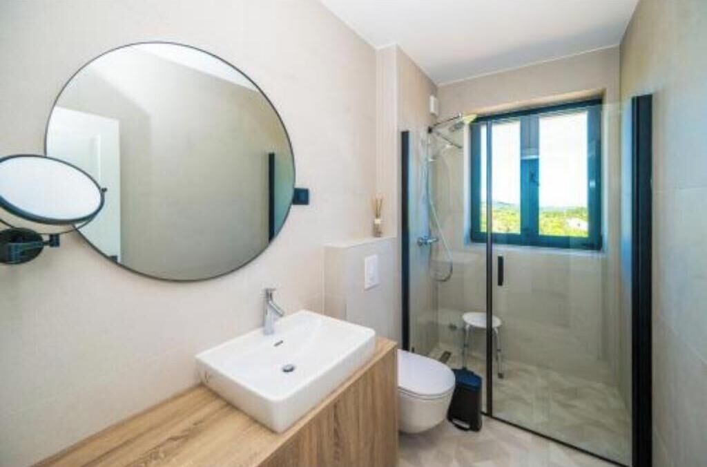 Photo of Bathroom in Komiza