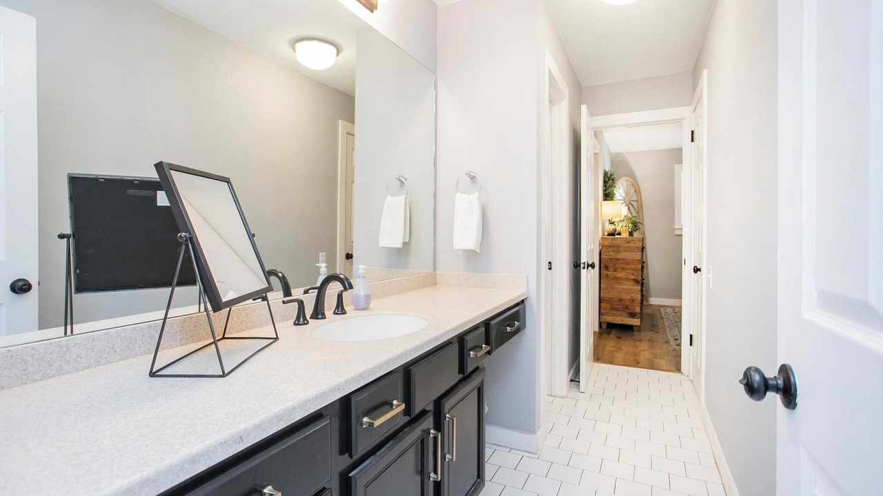 Photo of Bathroom in North Capitol