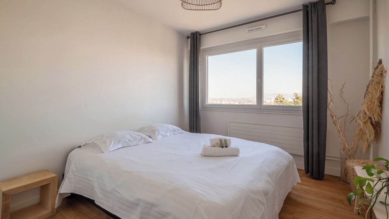 Photo of Bedroom in La Demi - Lune